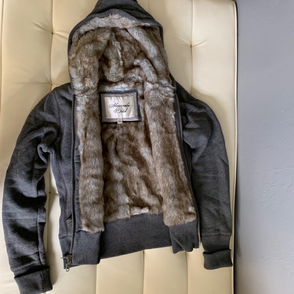 COPY - Abercrombie Grey faux fur lined hoodie sweatshirt lg - Picture 3 of 5